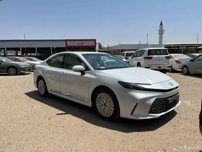 معرض البحرالعربي تويوتا كامري ال اي بنزين 2025 2