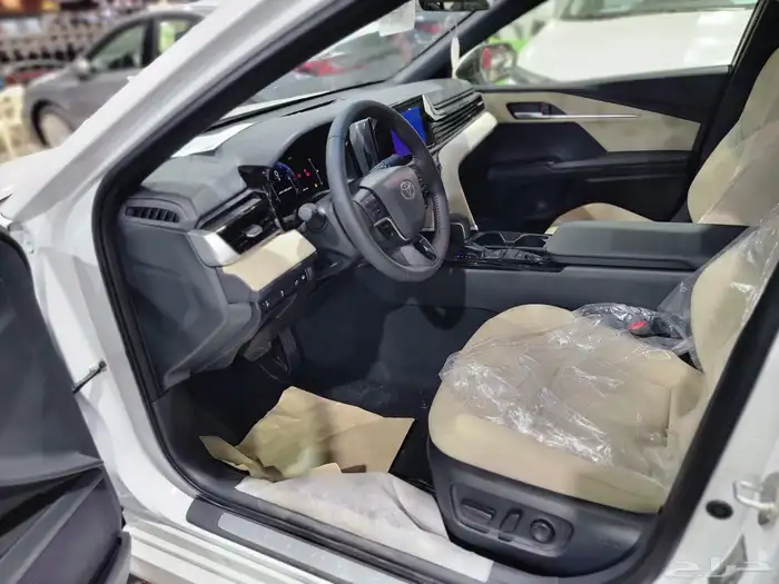 تويوتا كامري LE 2025 ( كاش - تقسيط ) 9