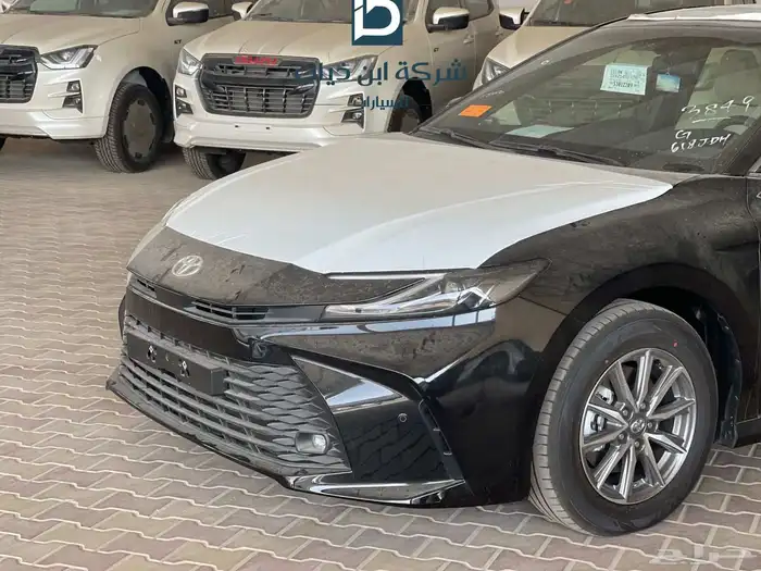 كامري فئة E 2025 استاندر بنزين صادر لوحات اصفار 4