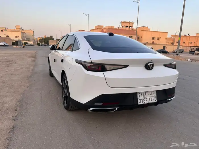 CHANGAN EADO PLUS 2024 2