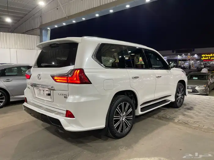 لكزس LX570 2018 فل كامل 4