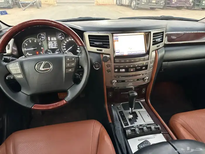 جيب لكزس 2012 سعودي فل كامل بدي ومحركات وكالة 17