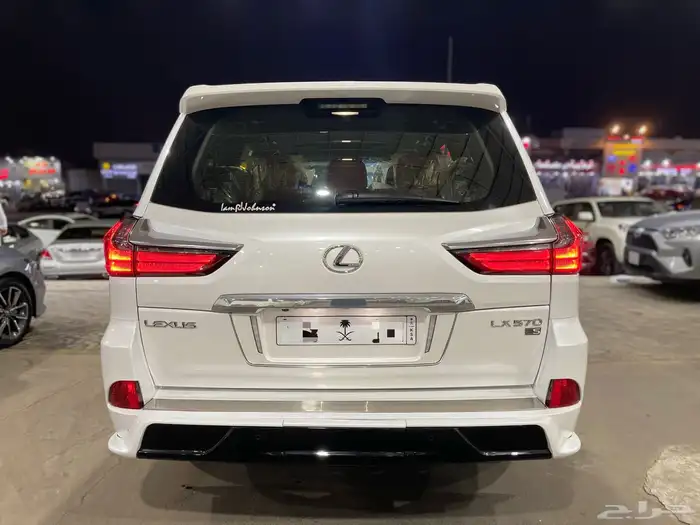 لكزس LX570 2018 فل كامل 5