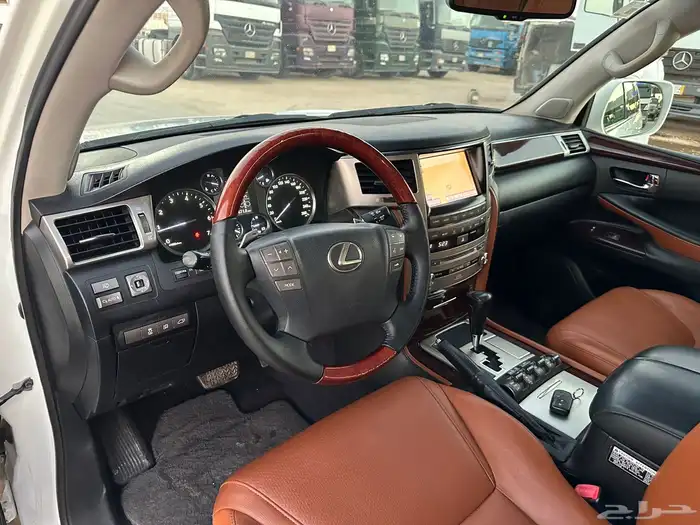 جيب لكزس 2012 سعودي فل كامل بدي ومحركات وكالة 10