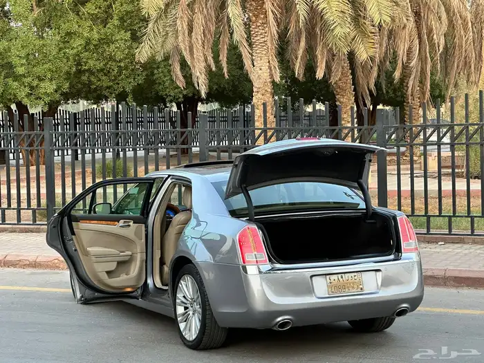 كرايزلر C300 HEMI 2014 ( ممشى قليل ) 37