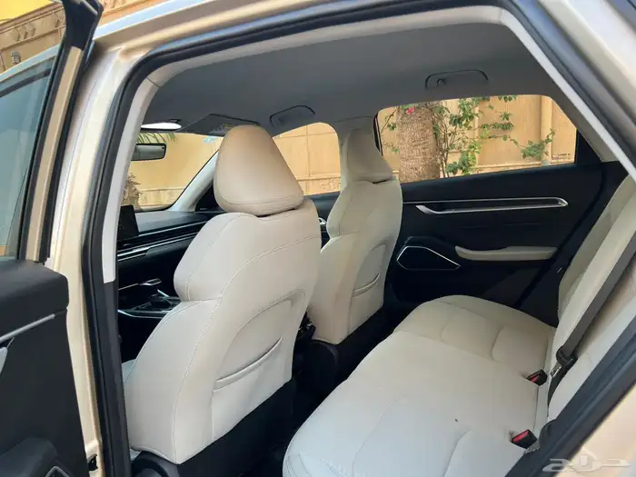 جيلي ام جراند سعودي 11