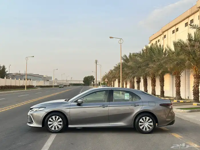 تويوتا كامري 2021 LE بنزين 3
