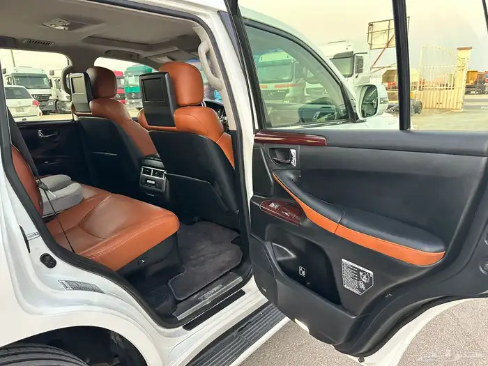 جيب لكزس 2012 سعودي فل كامل بدي ومحركات وكالة 11