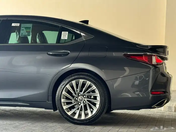 لكزس ES 350 2023 19