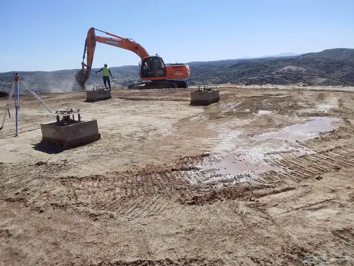 شغل بوكلين حفر   هدم   قص   رص حجر   جميع الأعمال . 1