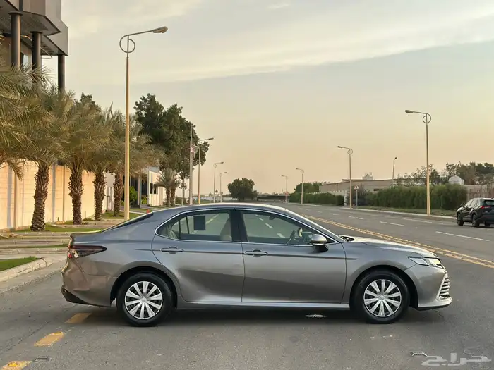 تويوتا كامري 2021 LE بنزين 4