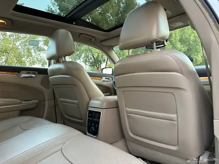 كرايزلر C300 HEMI 2014 ( ممشى قليل ) 51