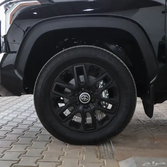 تويوتا تندرا لمتد موديل 2024 فل كامل نضيف جدا شبه جديد 3