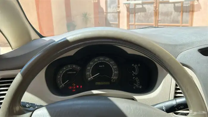 للبيع انوفا 2011 12