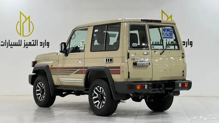 تويوتا ربع V6.2025فل كامل رفرف بريمي بنزين40عام 4