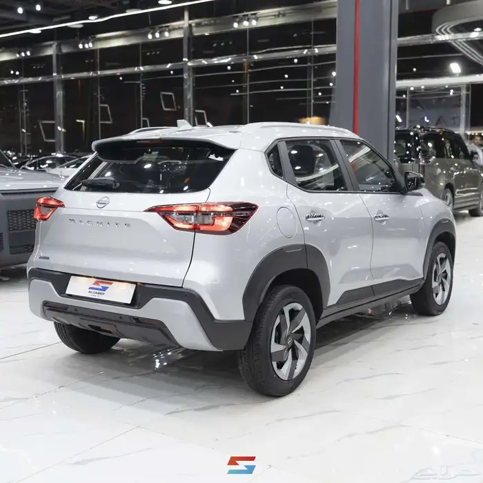 نيسان ماجنايت 2025 استاندر 5