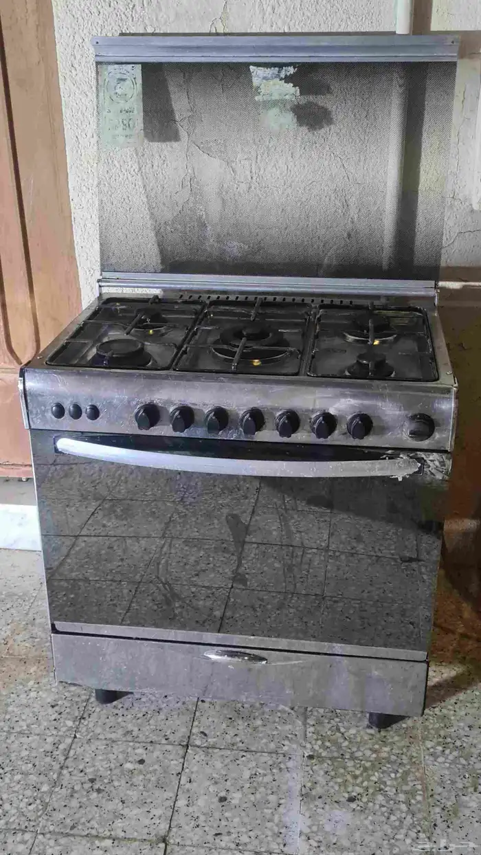 شاشة تلفزيون ولابتوب وفرنين غاز 9