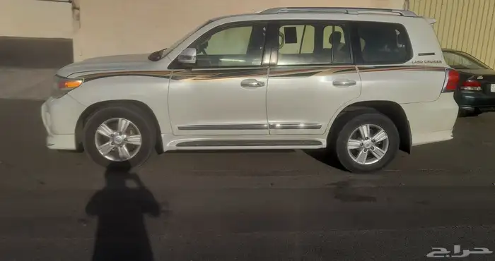 تويوتا صالون 2015 بريمي فل كامل فتحه سقف 4