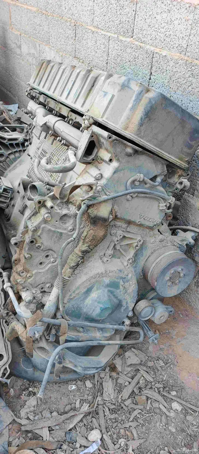 مكينه تريله فلفو2000 او 2001 0