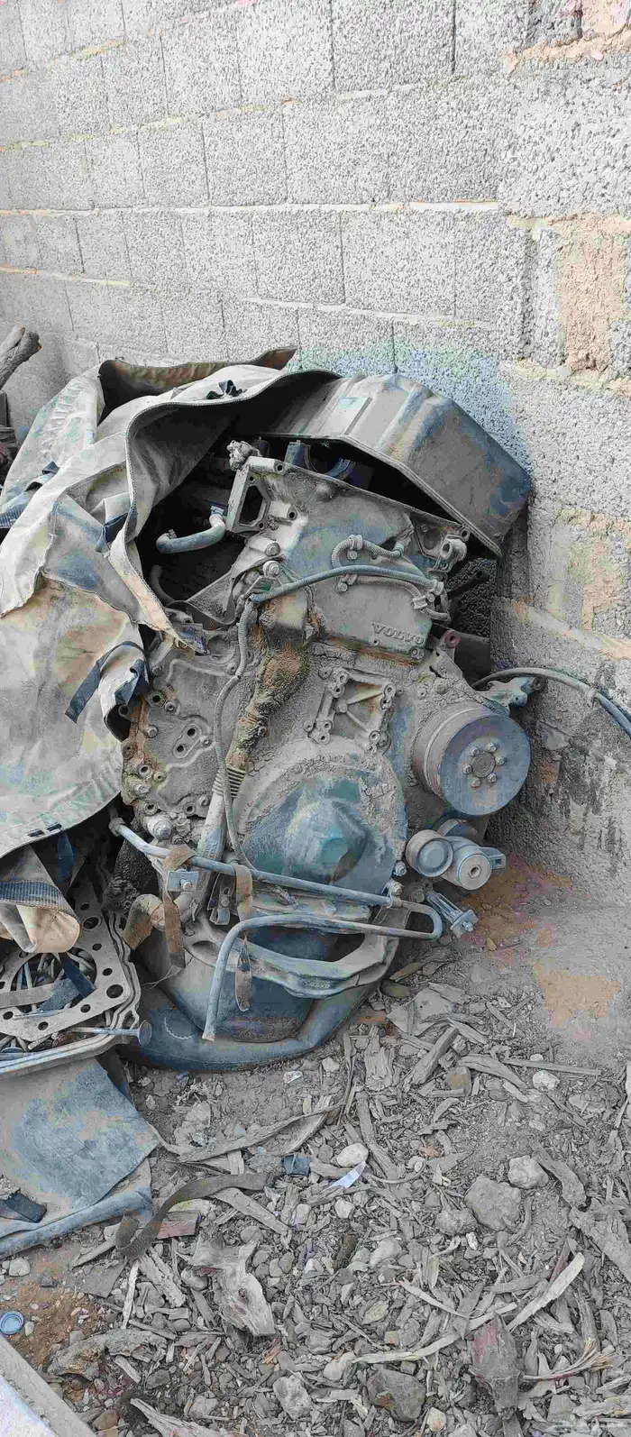 مكينه تريله فلفو2000 او 2001 1