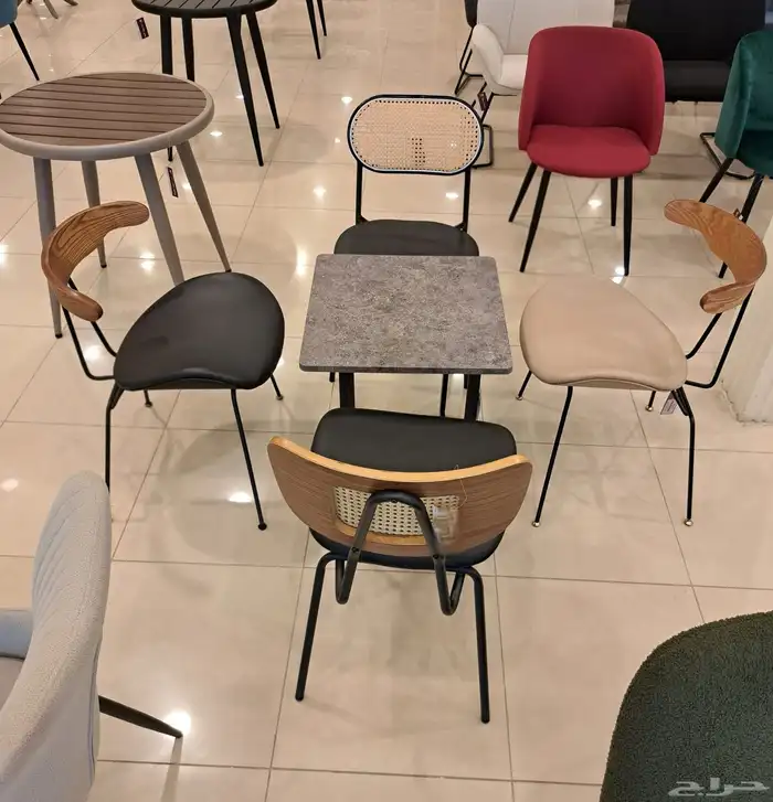 طاولات كافي مع كراسي جاهزة وتفصيل للفنادق والجلسات الخارجية 7