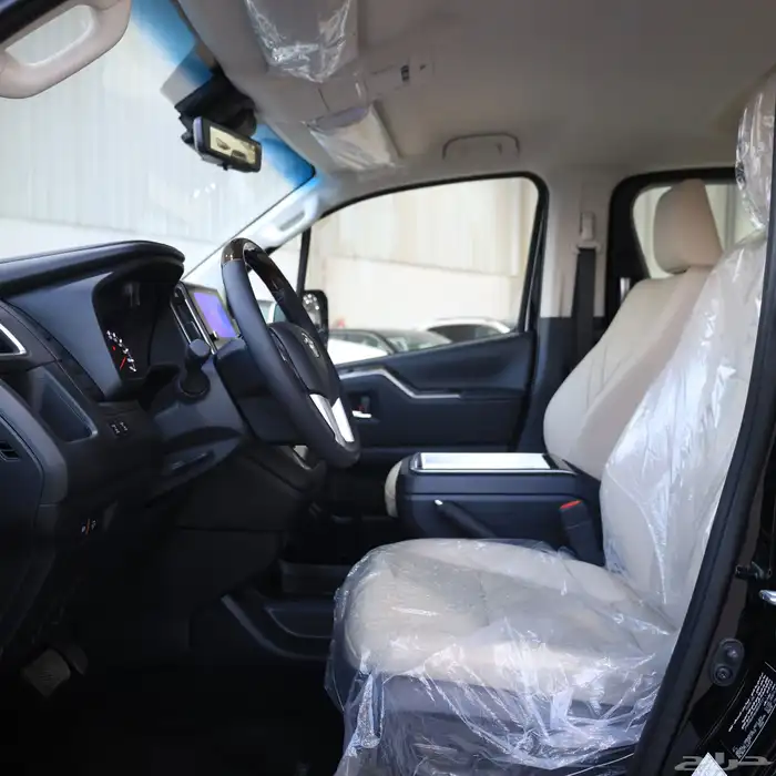 تويوتا جرانفيا ميني فان موديل 2025 9