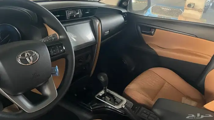 تويوتا فورتشنر بنزين - بدون دبل - 2025 9