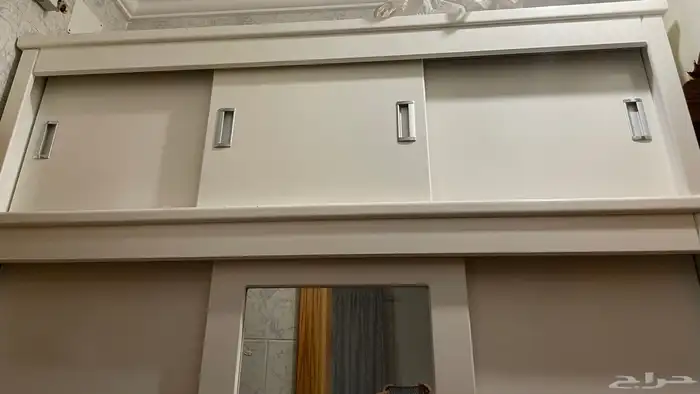 دولاب من اجود انواع الخشب سحب نضيف جدن 3