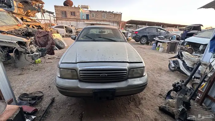 قطع غيار فورد فكتوريا موديل 2002 تشليح 2