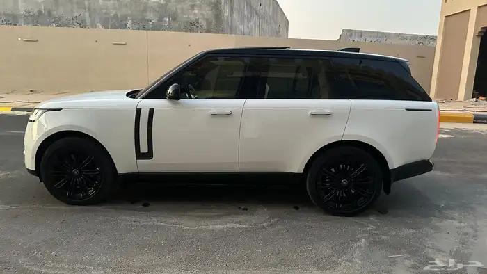 رنج روفر اوتوبوقوافي فيرست اديشن بلاك 8 سلندر جديد 12