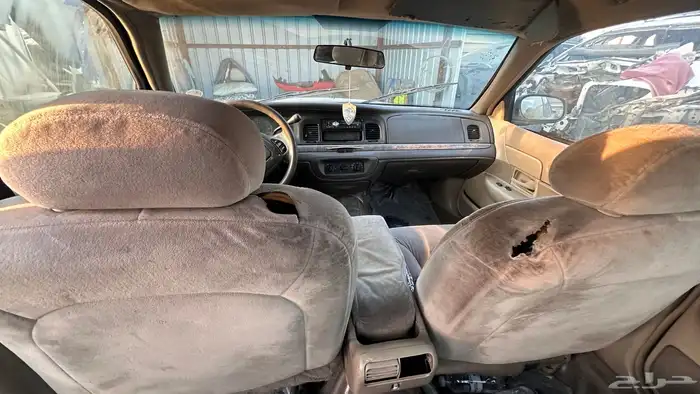 قطع غيار فورد فكتوريا موديل 2002 تشليح 6