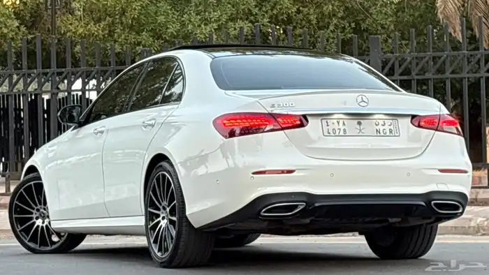 مرسيدس E300 2023 ( شبه جديد ) 4