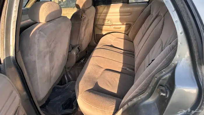 قطع غيار فورد فكتوريا موديل 2002 تشليح 5