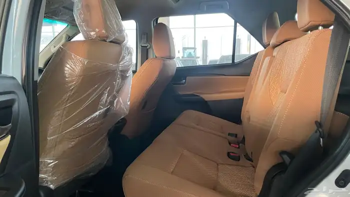 تويوتا فورتشنر بنزين - بدون دبل - 2025 12