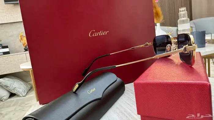 قلم كارتير بانثر و نظارة شمسية كارتير 6