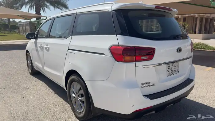 كيا كارنيفال 2020 3