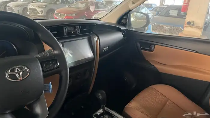 تويوتا فورتشنر بنزين - بدون دبل - 2025 8