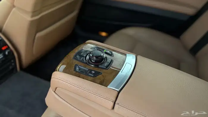 بي ام دبليو 740Li 2010 ( منوة المستخدم . ممشى قليل ) 36