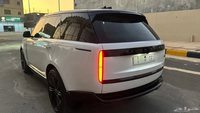 رنج روفر اوتوبوقوافي فيرست اديشن بلاك 8 سلندر جديد 18