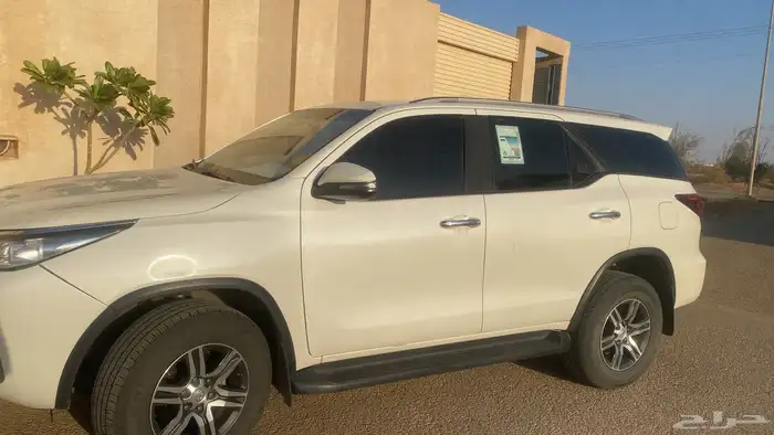 للبيع فورتشنر موديل 2020 ديزل حج م المكينه 2400 6