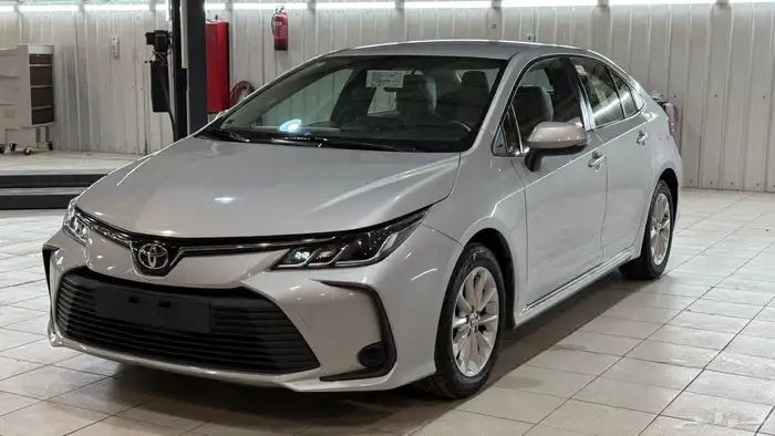 تويوتا كورولا 2020 مخزن نص فل عداد87 الف تبارك الله 4