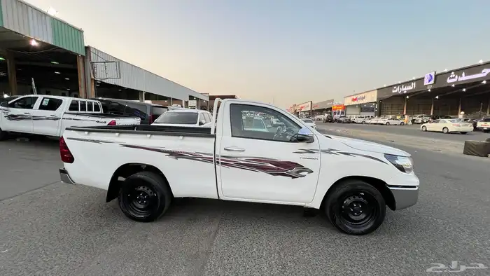 هايلوكس 2023 غماره GLX بنزين 4