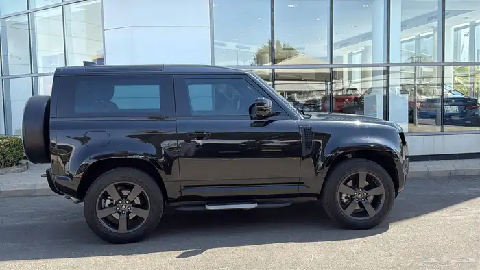 لاند روفر ديفندر 2023 3