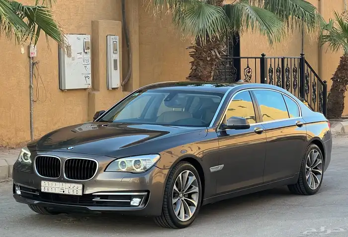 بي ام دبليو 730Li 2014 (بحالة ممتازة) 1