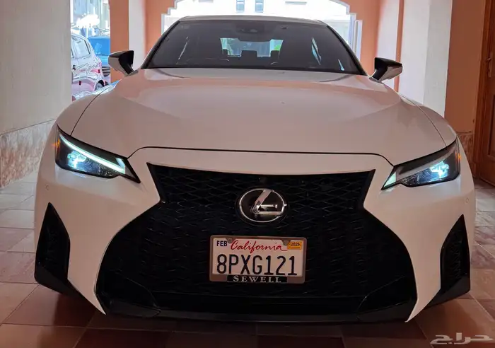 لكزس IS 350 f sport 2023 5