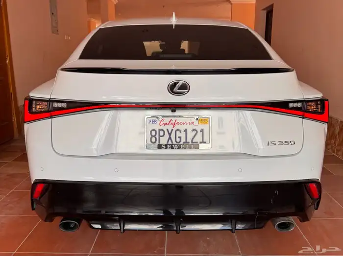 لكزس IS 350 f sport 2023 8