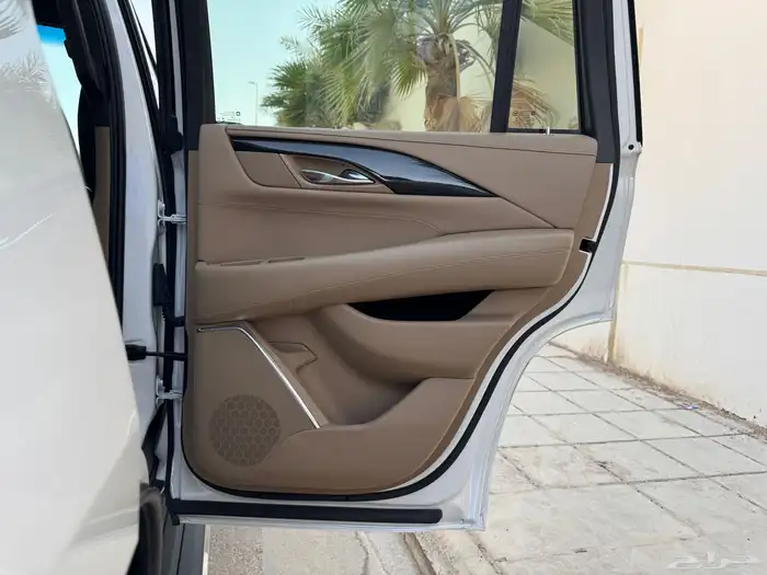 اسكاليد بلاتنيوم 2018 26