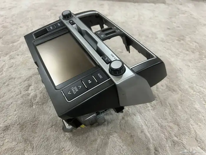 مسجل او شاشة تويوتا برادو 2016 1