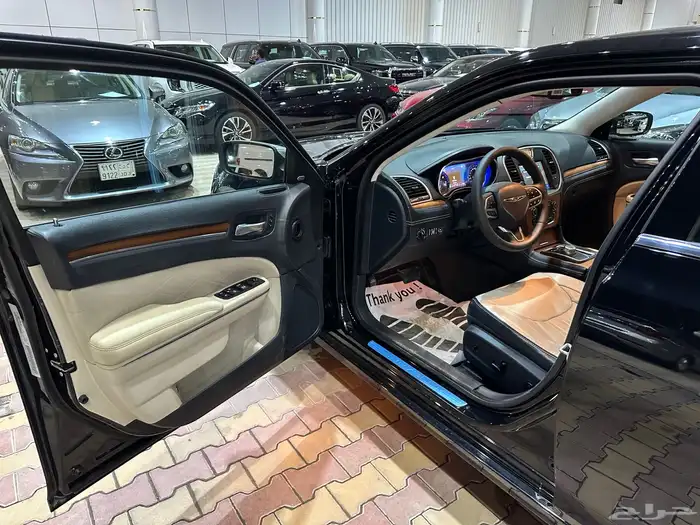 كرايزلر C300 موديل 2018 فل كامل 6 سلندر 15