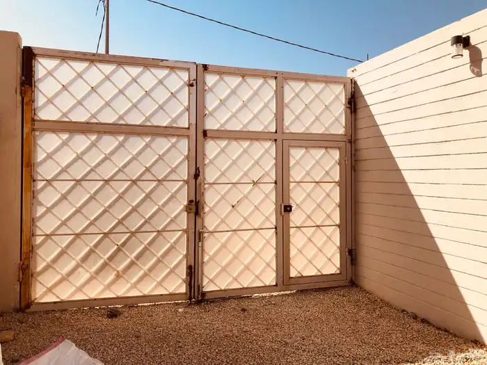 باب حديد ثقيل للبيع 0